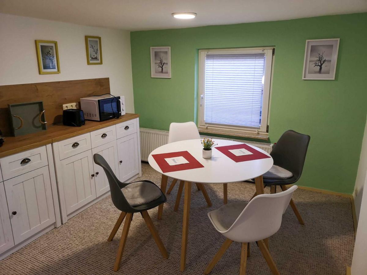 Ferienwohnung Alte Schmiede Niepars 外观 照片